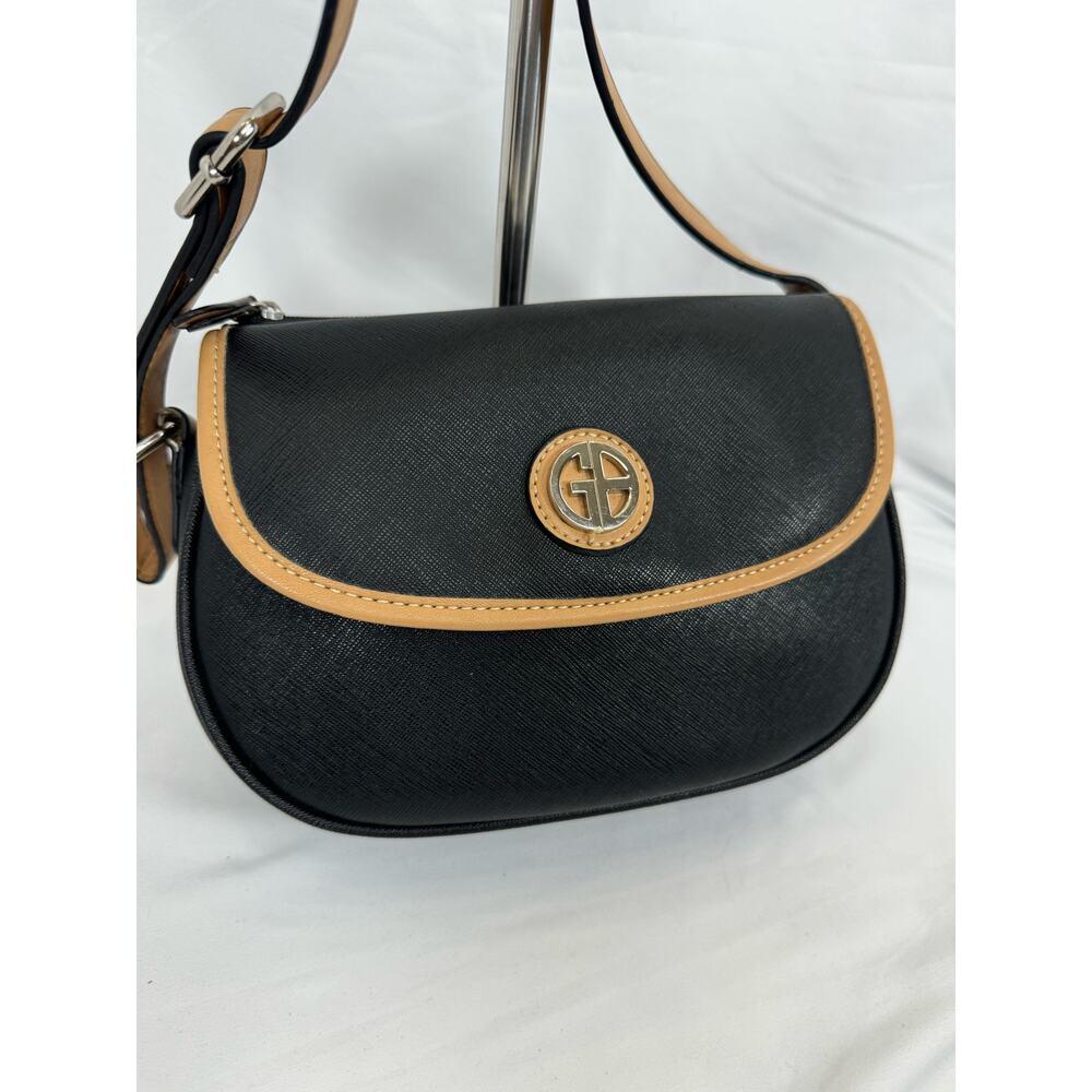 Giani Bernini Black and Tan Crossbody